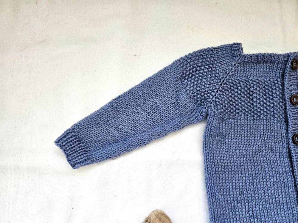 Strickjacke Baby Blau Bio in und der Größe 74/80 10-12 month - Shop Pekusch
