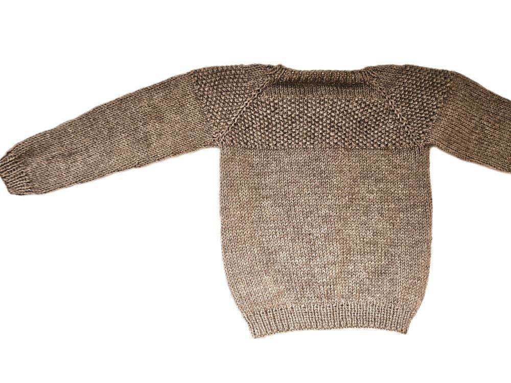 nullStrickjacke Baby in Braun und der Größe 86/92 18-24 monthUnsere liebevoll handgestrickte Strickjacke für Babys in der Farbe Hellbraun ist genau das Richtige für Ihr kleines Kind. Hergestellt aus hochwertigem Merino mit Alp