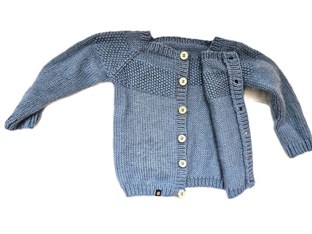 Strickjacke Baby in Blau und der Größe 74/80 10-12 Month - Shop Pekusch