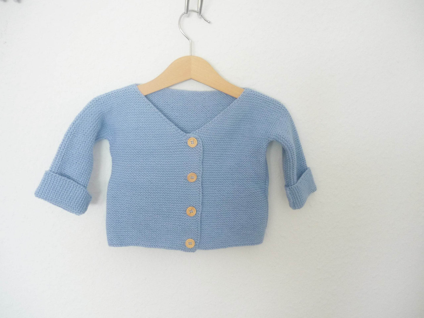 Baby Strickjacken in verschiedenen Farben in Größe 80/86 - Shop Pekusch