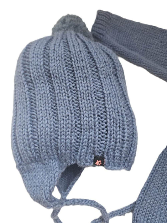 nullMütze Baby Bio in Blau für das Alter 1 - 3 JahreUnsere handgestrickte Mütze Baby Bio in Blau ist die perfekte Wahl für Kinder im Alter von 1 bis 3 Jahren. Hergestellt aus hochwertiger Bio Merinowolle, ist diese Mü